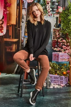 Astray Sweater | Black