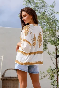 Fashion Express Filagree Malta Top | White/Camel