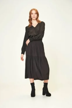 Glide By Verge Strike Skirt | Black