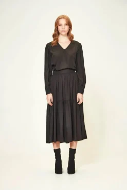 Glide By Verge Strike Skirt | Black