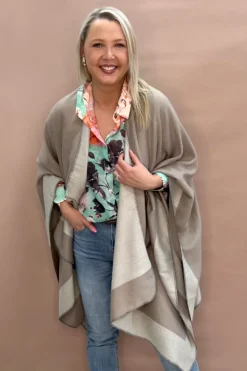 Gordon Smith Reversible Wrap | Natural