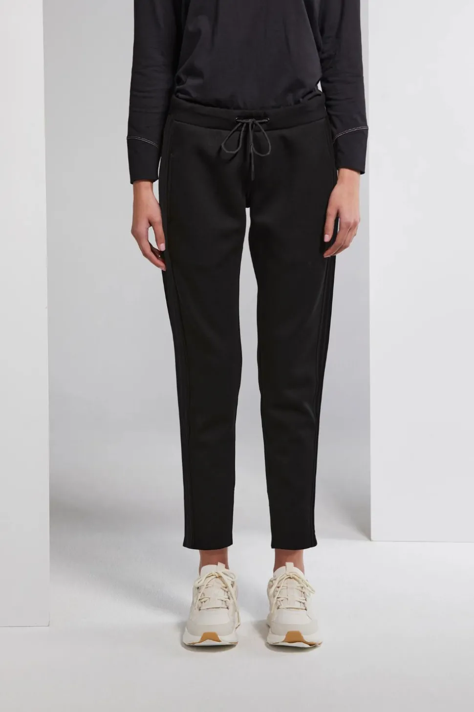 Lania the Label Chiara Jogger | Black