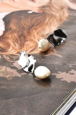 Textured Metal Top Pearl Drop Earrings | Cream/Silver