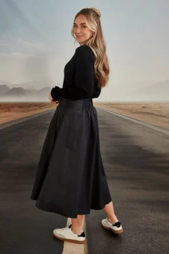 Verge Stroll Skirt | Black